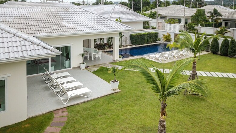Private  4 Bedroom Pool Villa L28