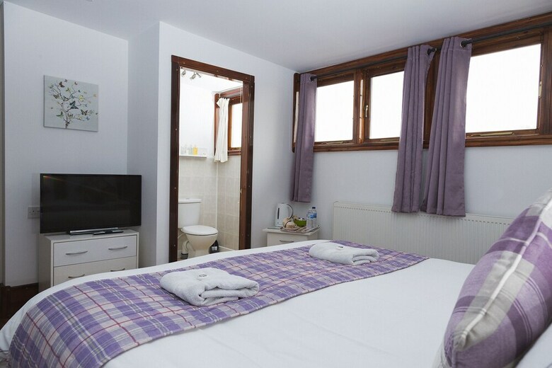 Hotel Breeze Guest House