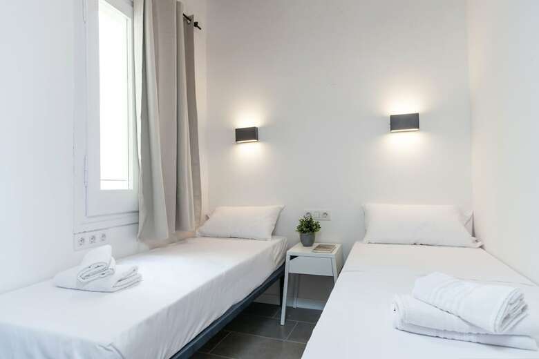 Aparteasy Deluxe Apartments