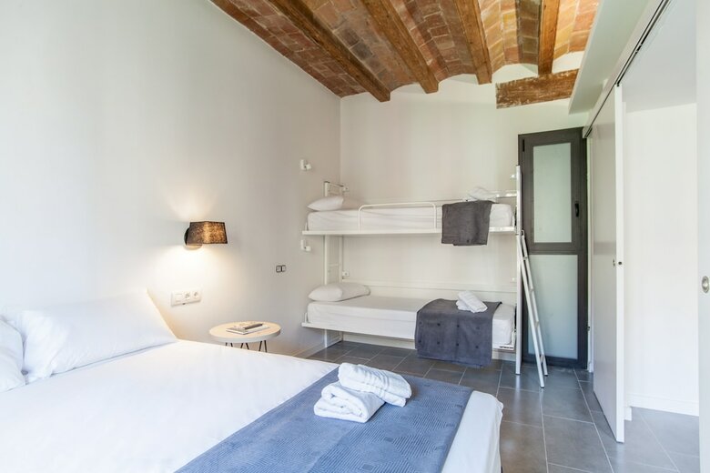 Aparteasy Deluxe Apartments