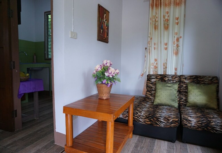 Hotel Bansuan Thanormpat Resort