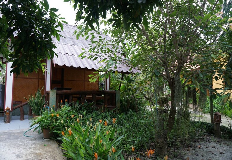 Hotel Bansuan Thanormpat Resort