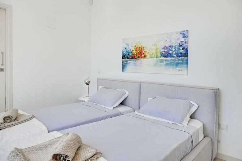 Royal 4 Bedroom Seafront Villa