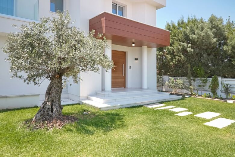 Royal 4 Bedroom Seafront Villa