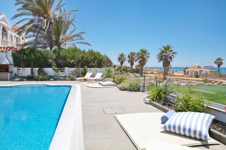 Royal 4 Bedroom Seafront Villa
