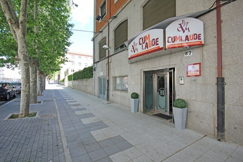 Hotel Residencia Universitaria Cum Laude