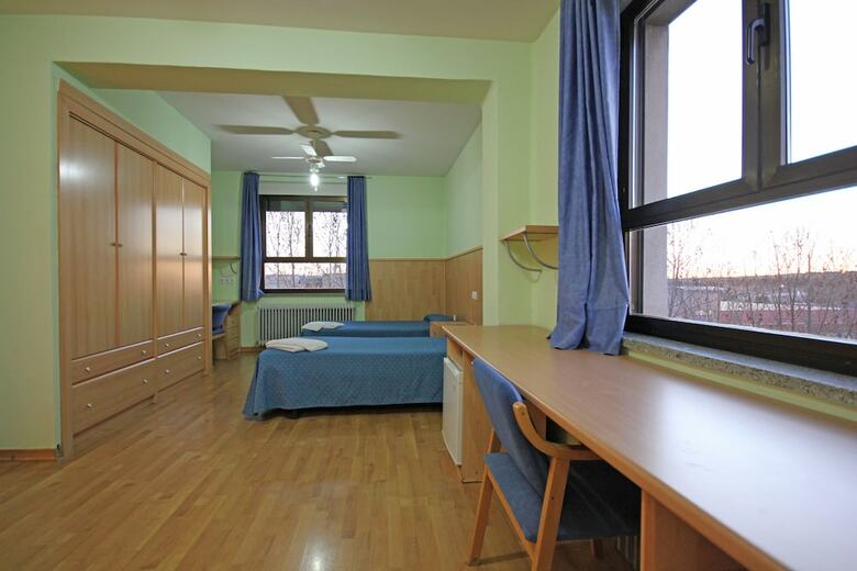 Hotel Residencia Universitaria Cum Laude
