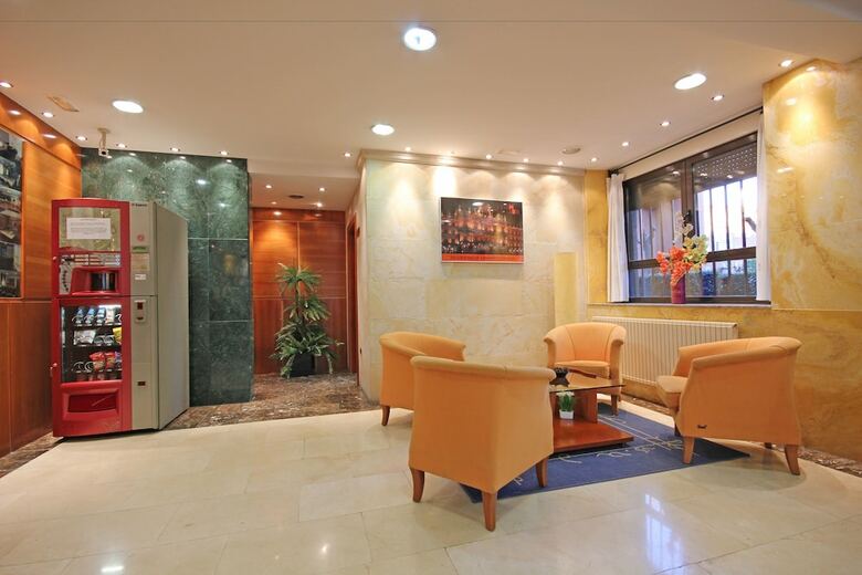 Hotel Residencia Universitaria Cum Laude