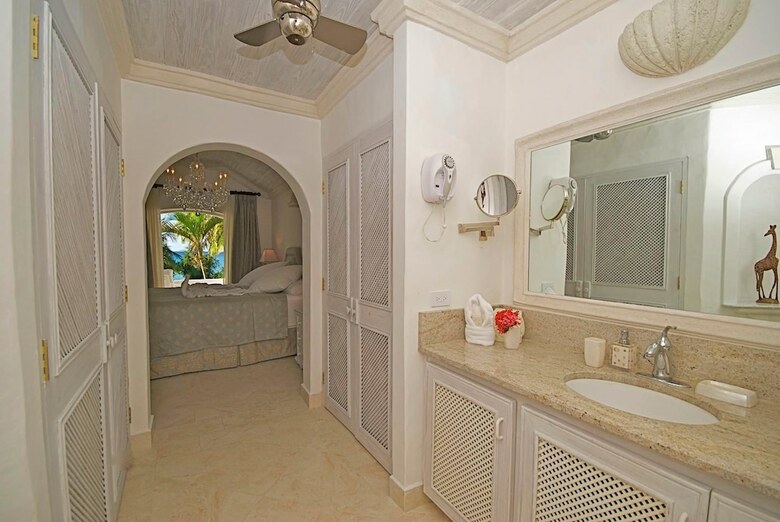 Villa Emerald Beach 4 Plumbago By Altman