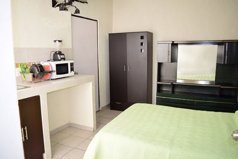Hotel Amueblados Bugambilias Poliforum
