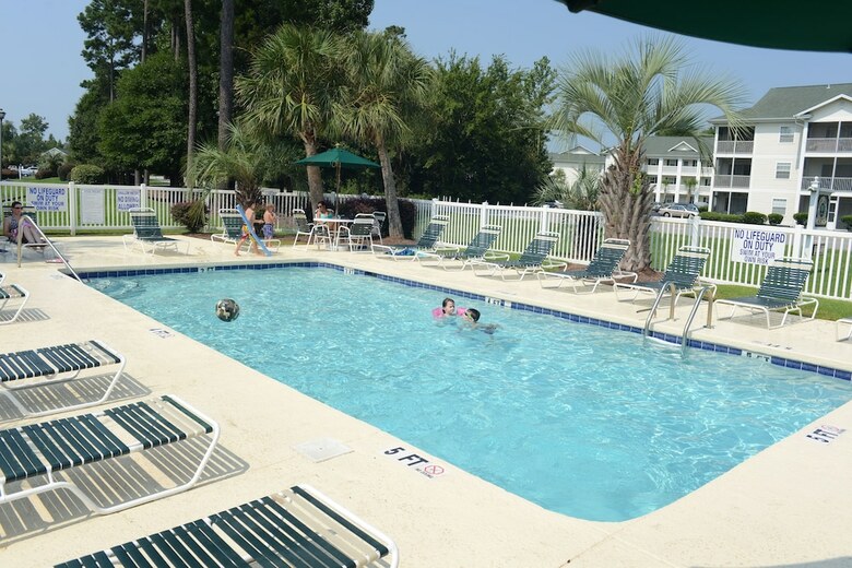 Hotel River Oaks Resort