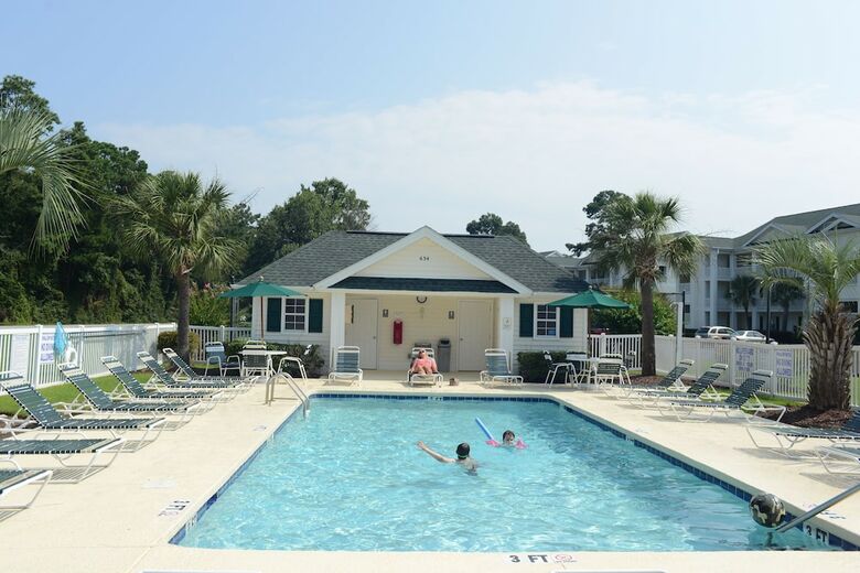 Hotel River Oaks Resort
