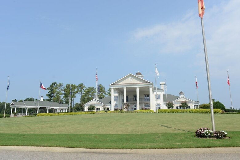 Hotel River Oaks Resort