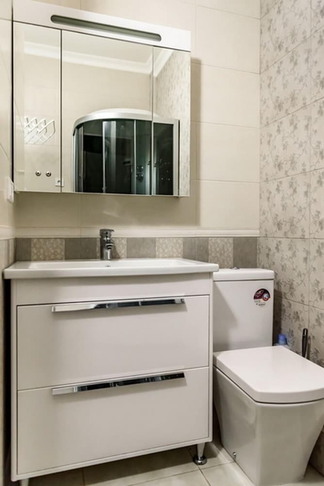 Legrand Apartments