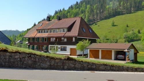 Hostal G�stehaus Kaiser