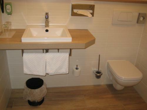 Hostal Gasthaus Pension Zur Linde