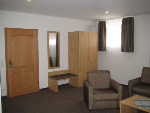 Hostal Gasthaus Pension Zur Linde