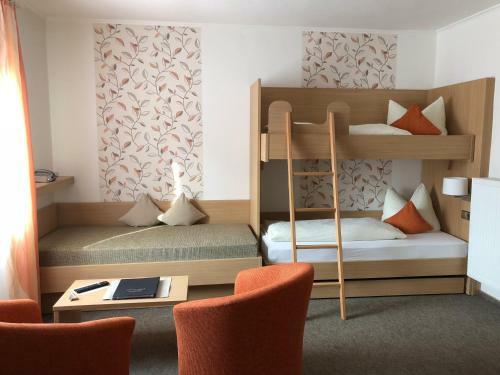Hostal Gasthaus Pension Zur Linde