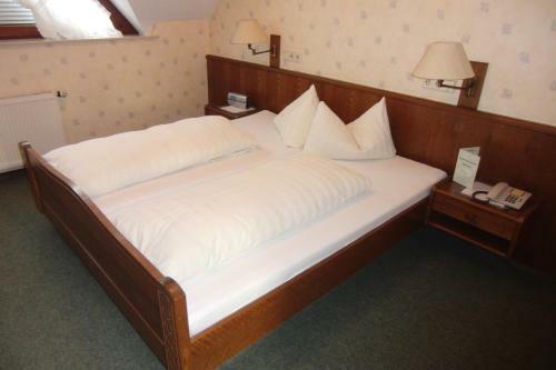 Hostal Gasthaus Pension Zur Linde