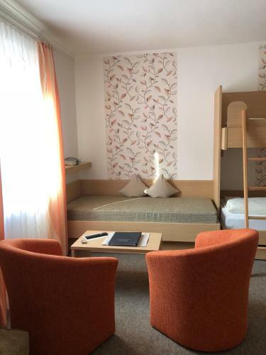 Hostal Gasthaus Pension Zur Linde