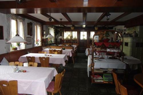 Hostal Gasthaus Pension Zur Linde