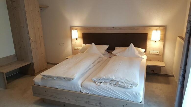 Hostal Landgasthaus Zollerstuben