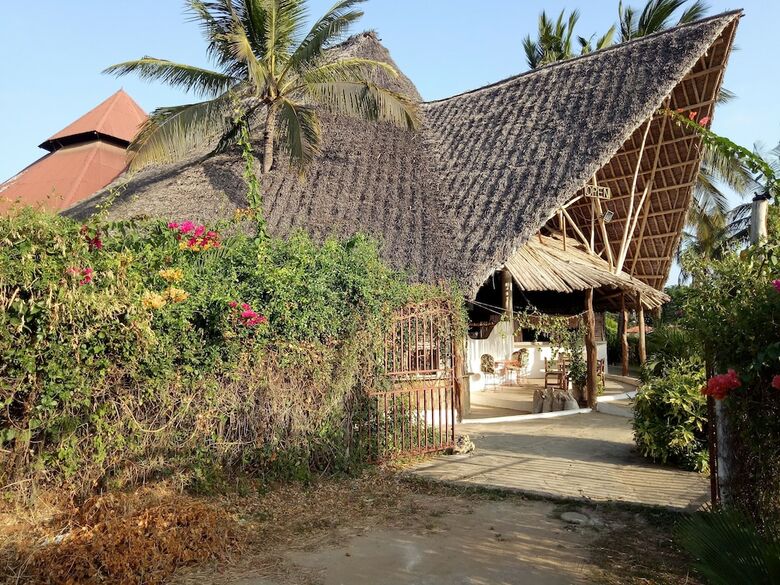 Hotel Travellers Inn Resort Malindi