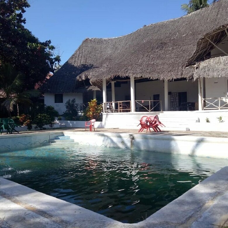 Hotel Travellers Inn Resort Malindi