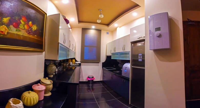 Maroon Residence