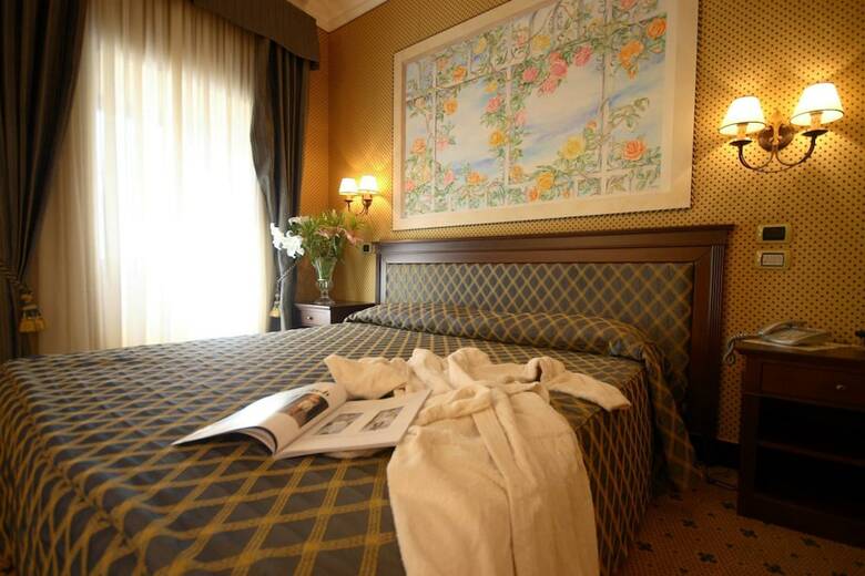 Hotel Don Carlo 4s
