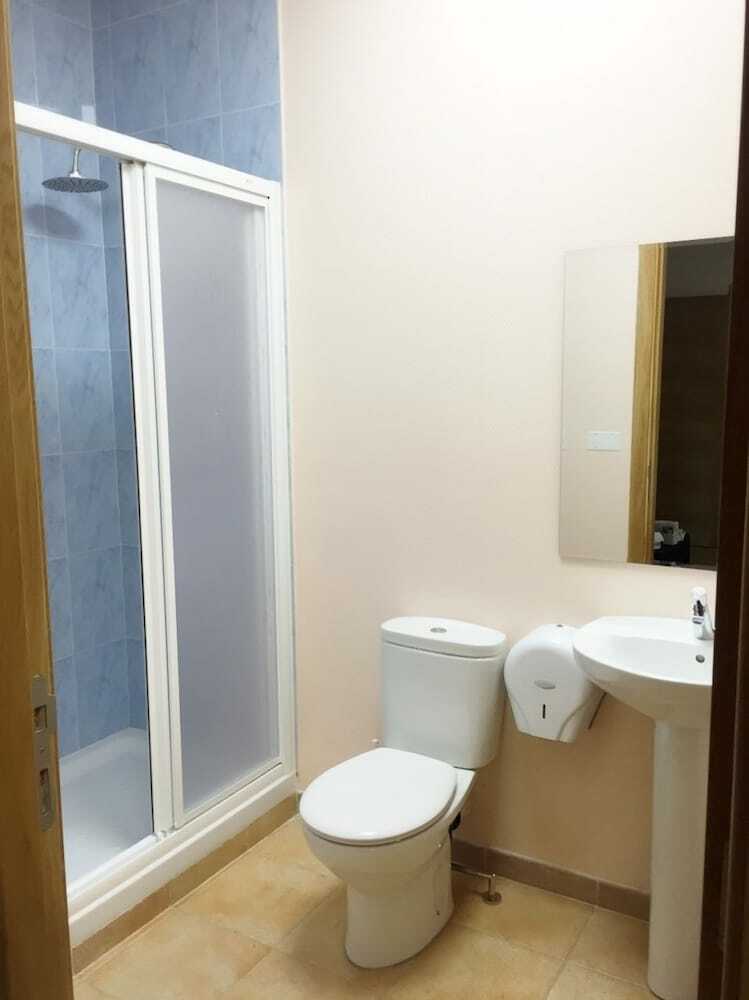 Hostal Albergue Montoto