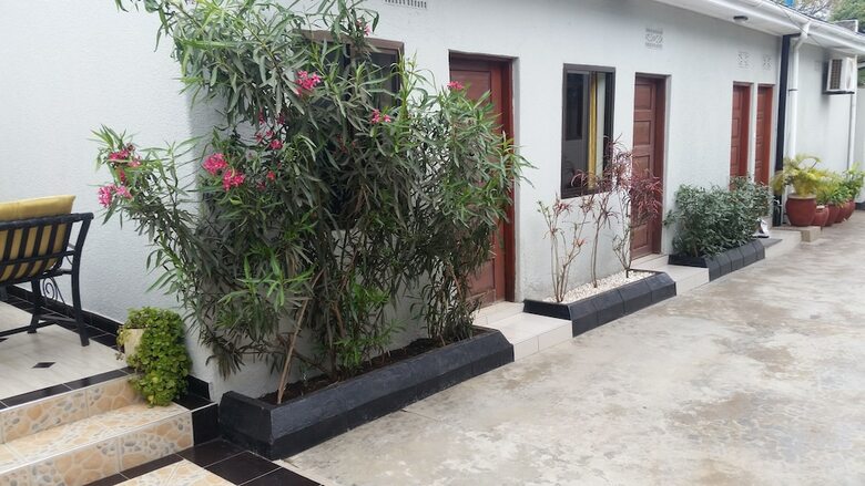 Hotel Raha Leo Inn