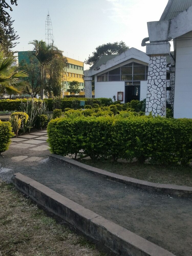 Hotel Raha Leo Inn