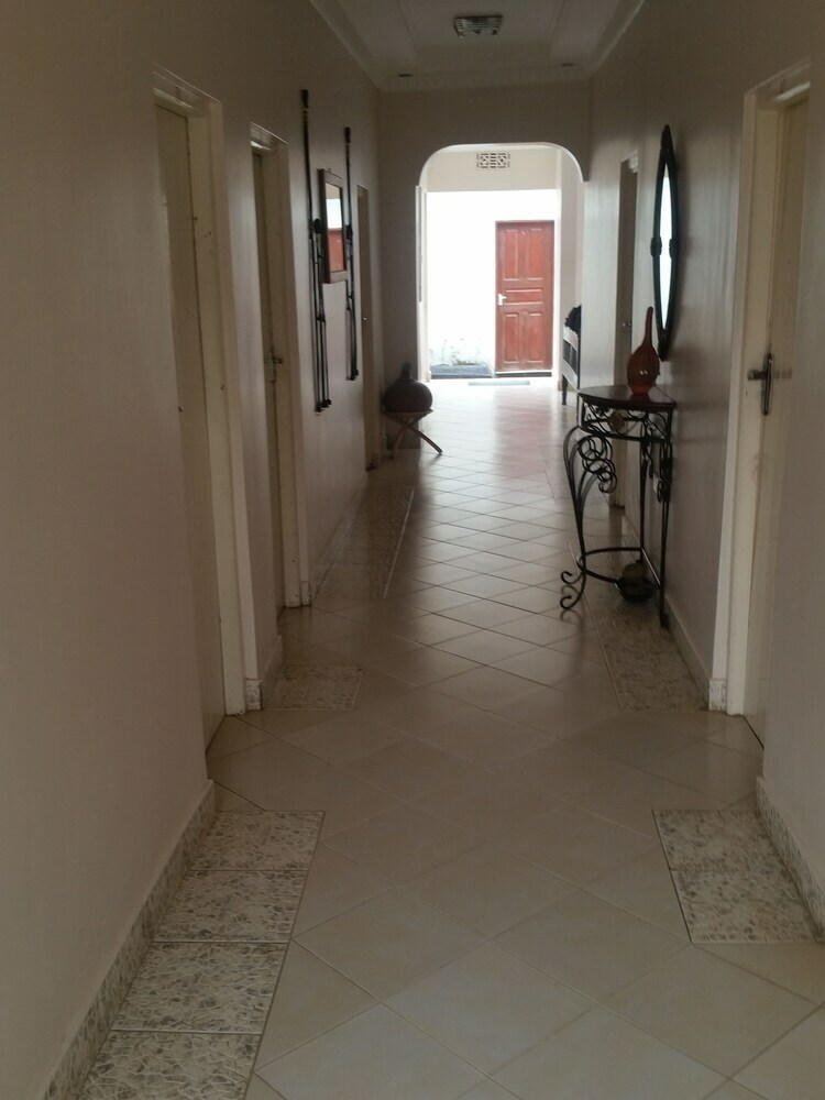 Hotel Raha Leo Inn