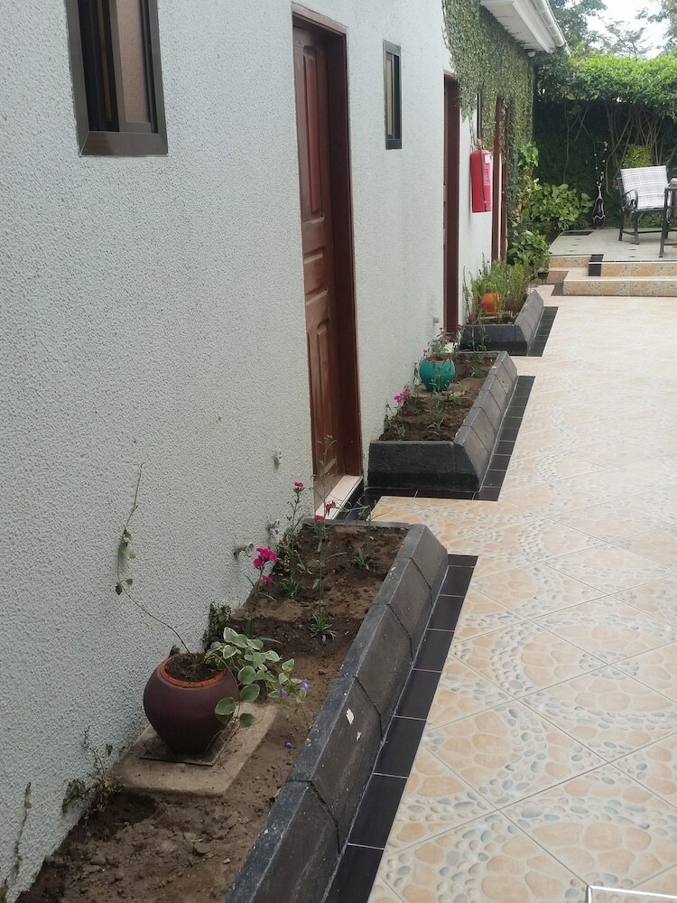 Hotel Raha Leo Inn