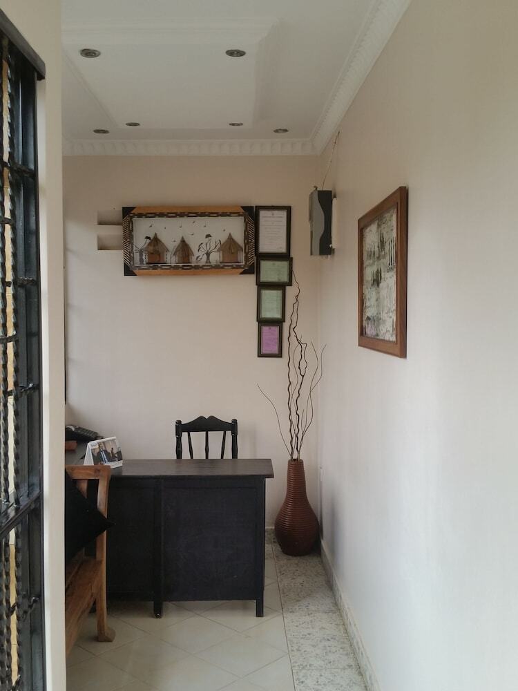 Hotel Raha Leo Inn