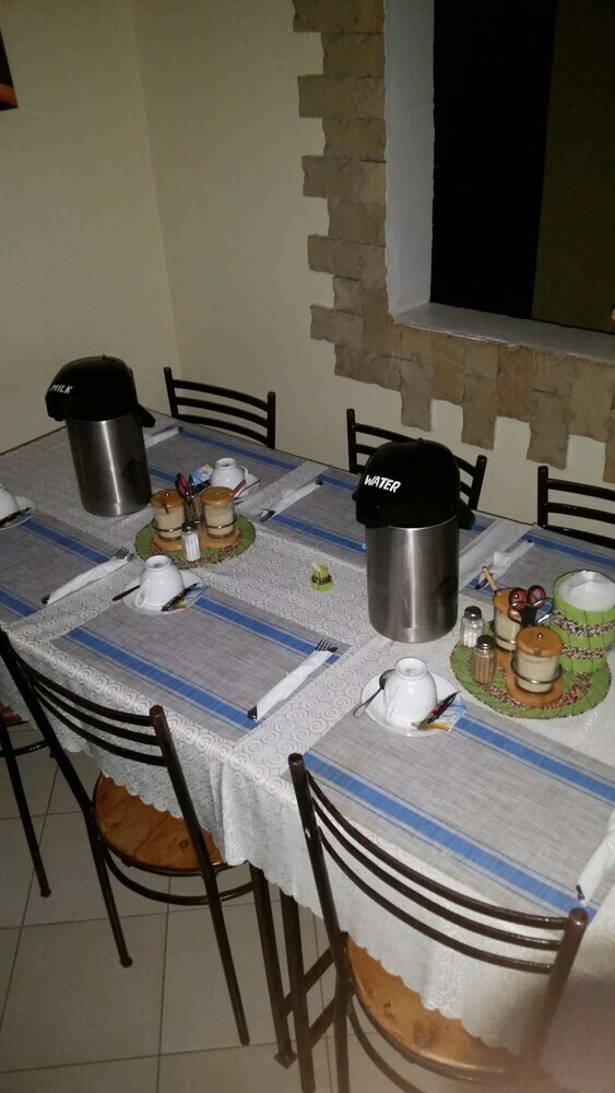 Hotel Raha Leo Inn