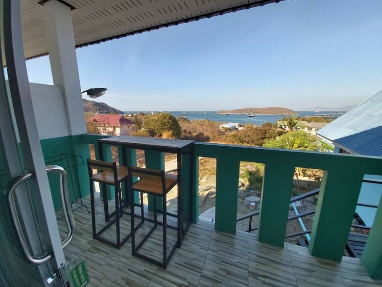 Hotel Neutron Bungalow