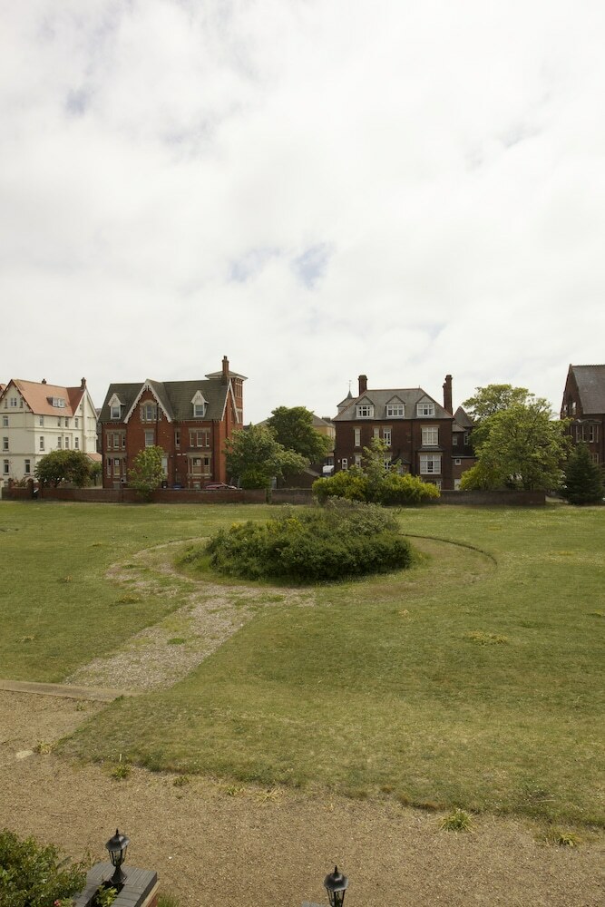 Hotel Barons Court