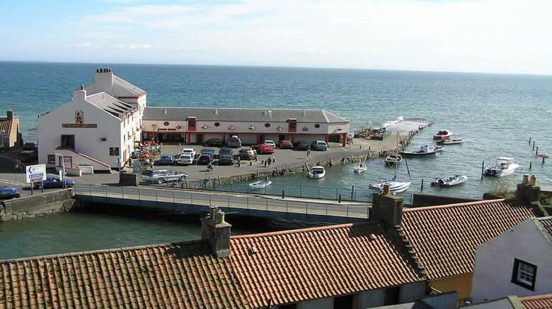Crusoe Hotel