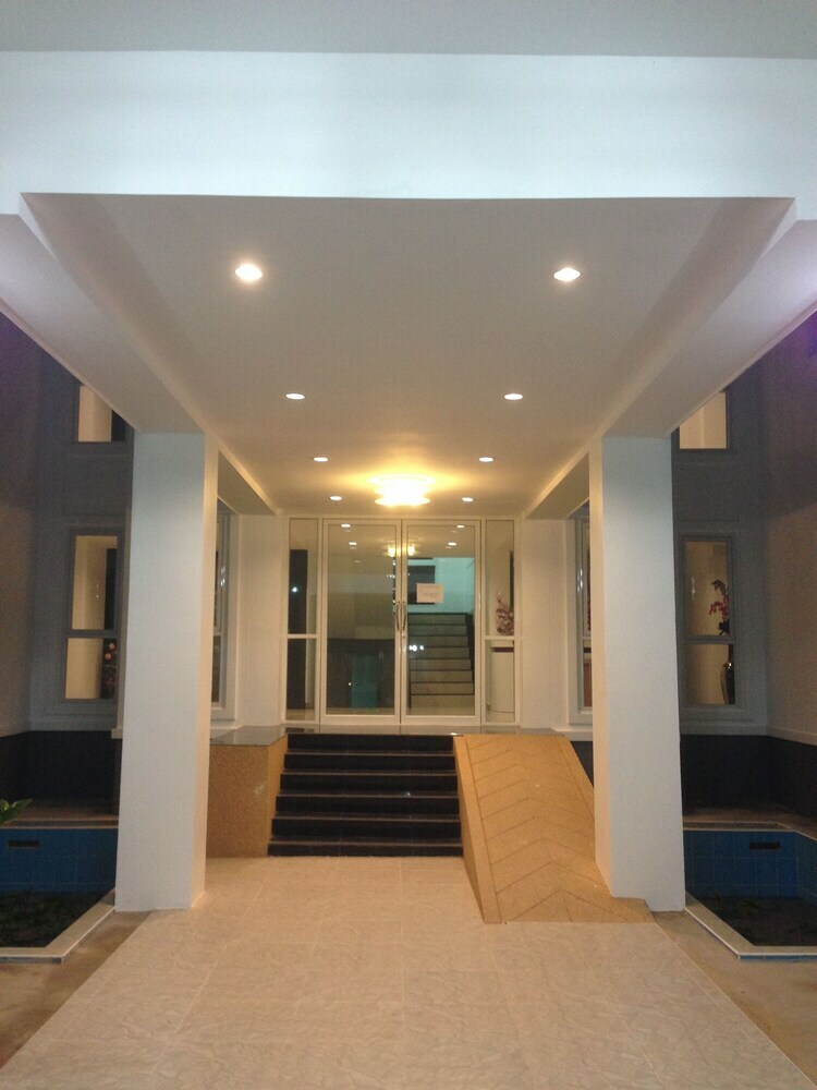 Praiyanan Place Hotel