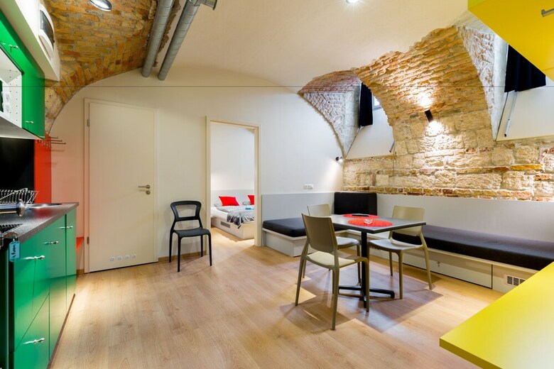 Dice Apartments