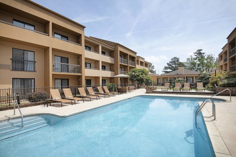 Hotel Courtyard By Marriott Savannah Midtown