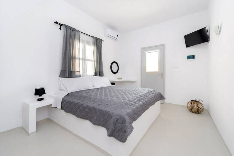 Anthelea Santorini Hotel