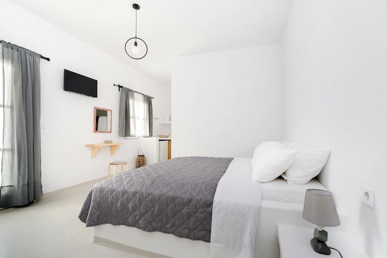 Anthelea Santorini Hotel