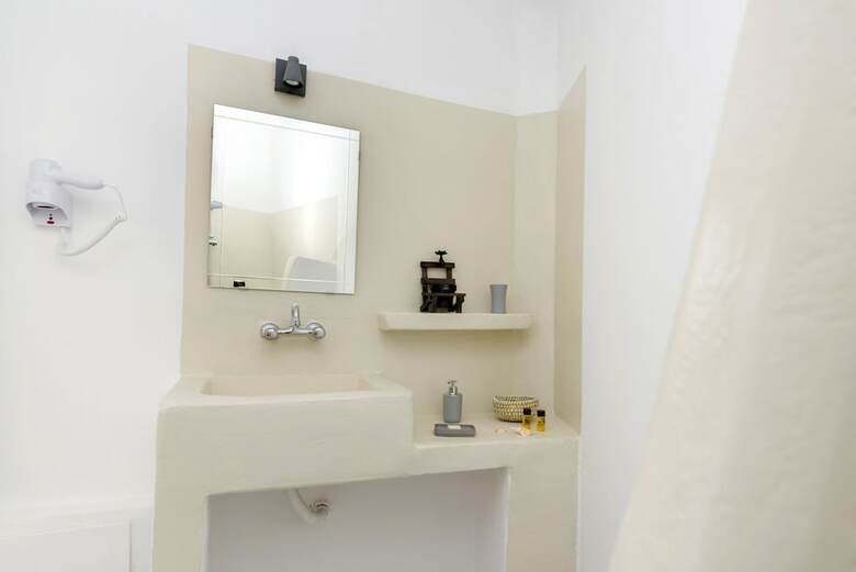 Anthelea Santorini Hotel