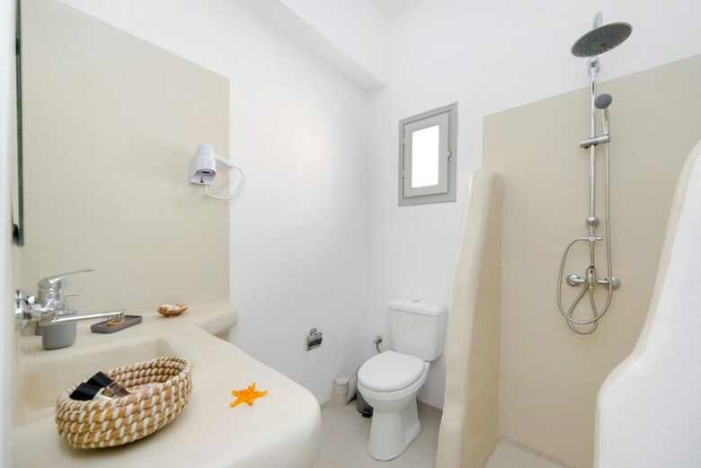 Anthelea Santorini Hotel