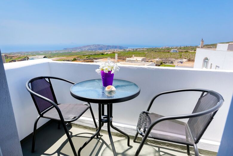 Anthelea Santorini Hotel