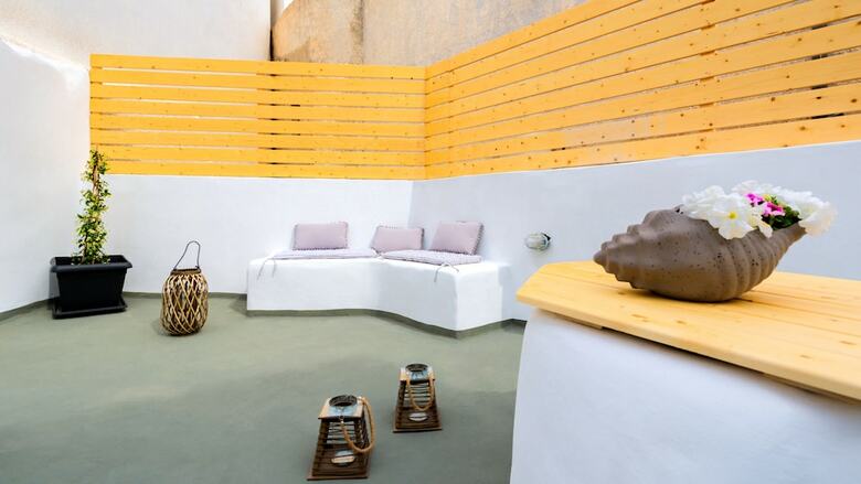 Anthelea Santorini Hotel