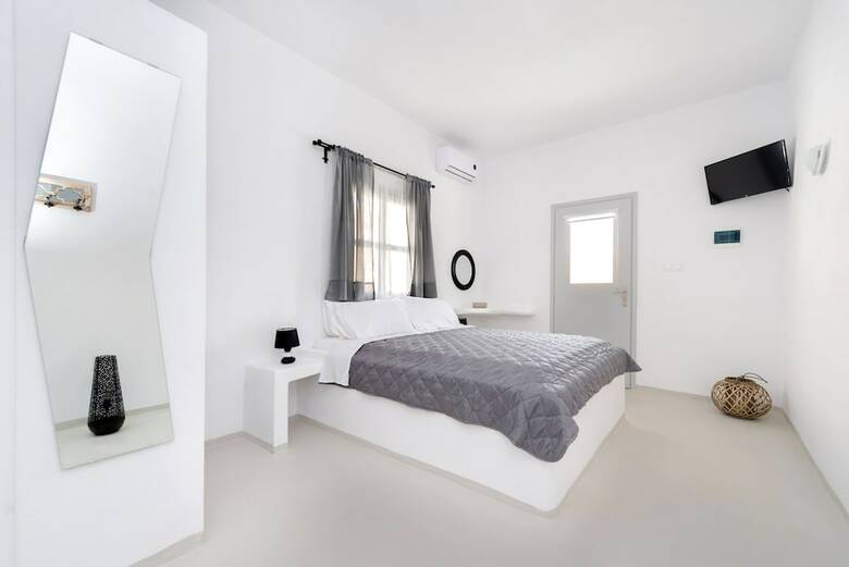 Anthelea Santorini Hotel
